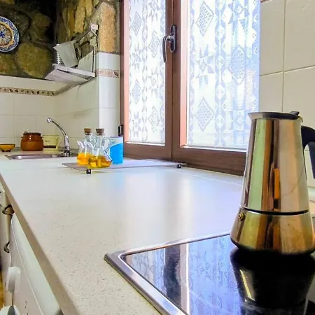 Gemerendura Con Patio Y Son Soles Con Piscina